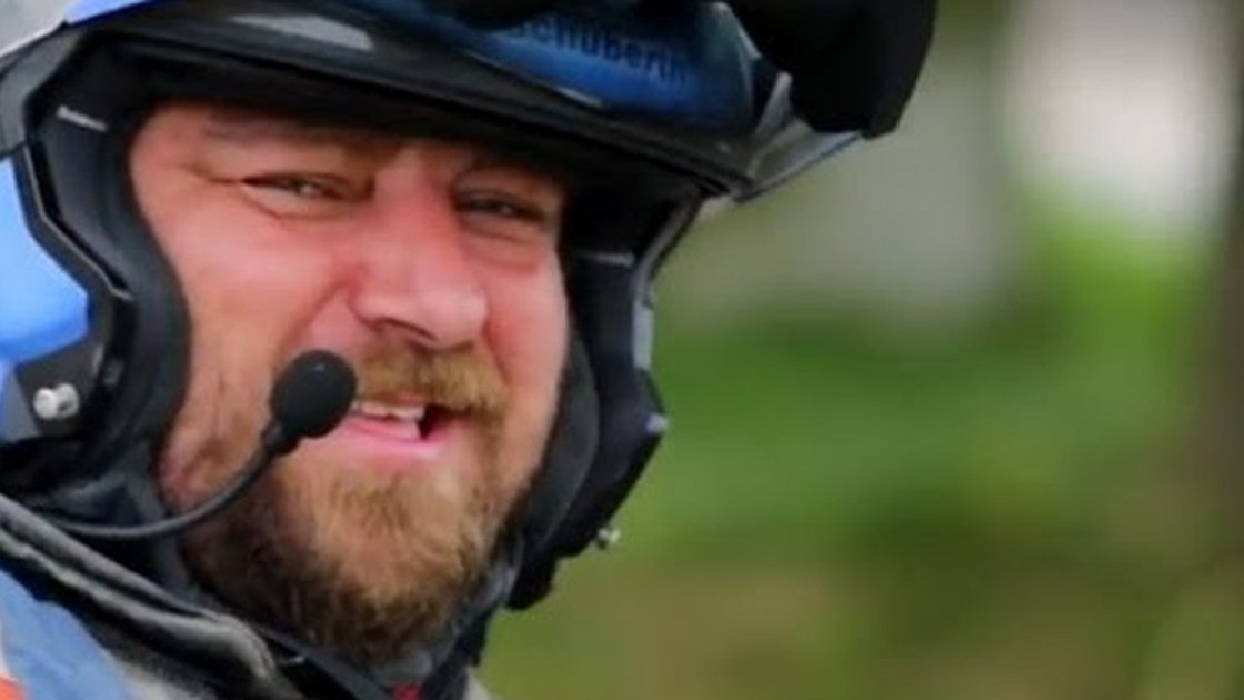 Igor Brezovar v přilbě na motorce
