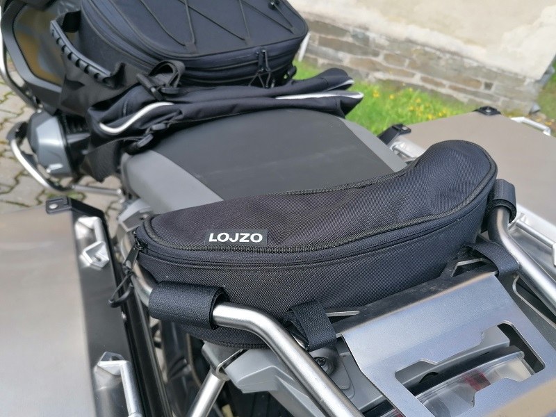 Úložný prostor za sedačkou BMW GS vodník – babán