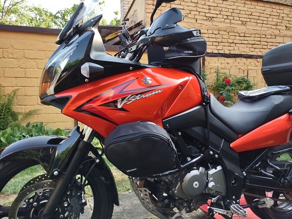 Brašničky na V-Strom, padací rám SW-Motech