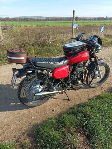 Něco na Jawu Scrambler 350 OHC – tankruksak a brašna na nosič
