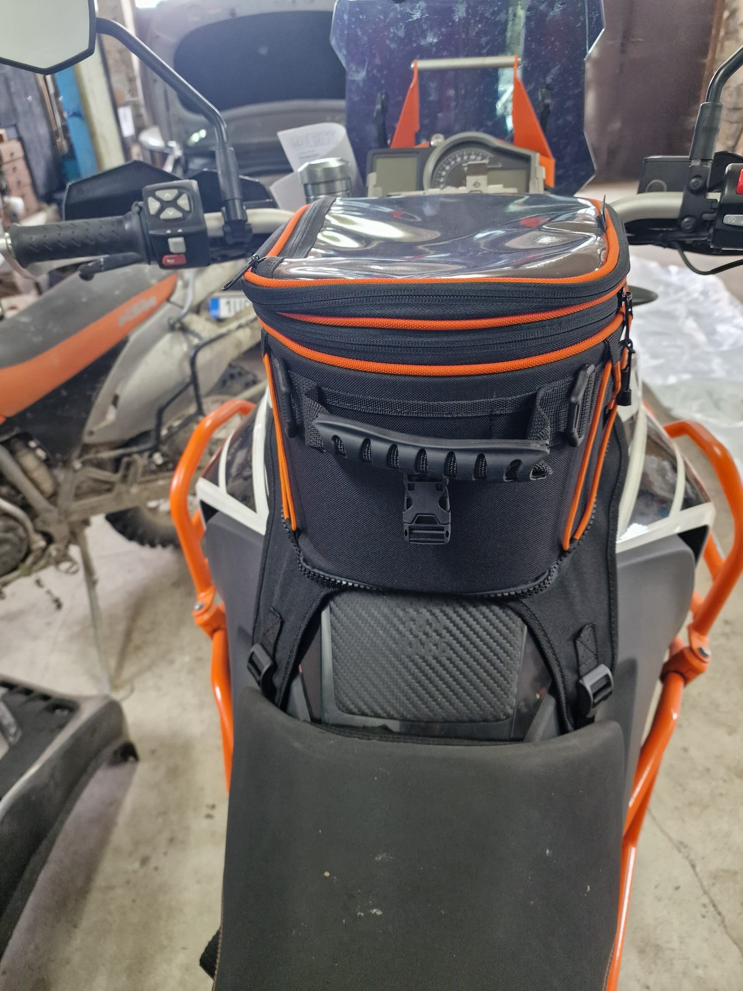 Tankruksak nízký vykrojeny na 1090 Kt Adventure